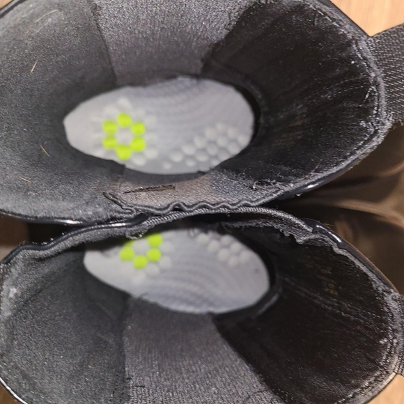 FAUX LEATHER BOATS - Picture 3 of 3